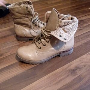 Rock and candy Lace up boots